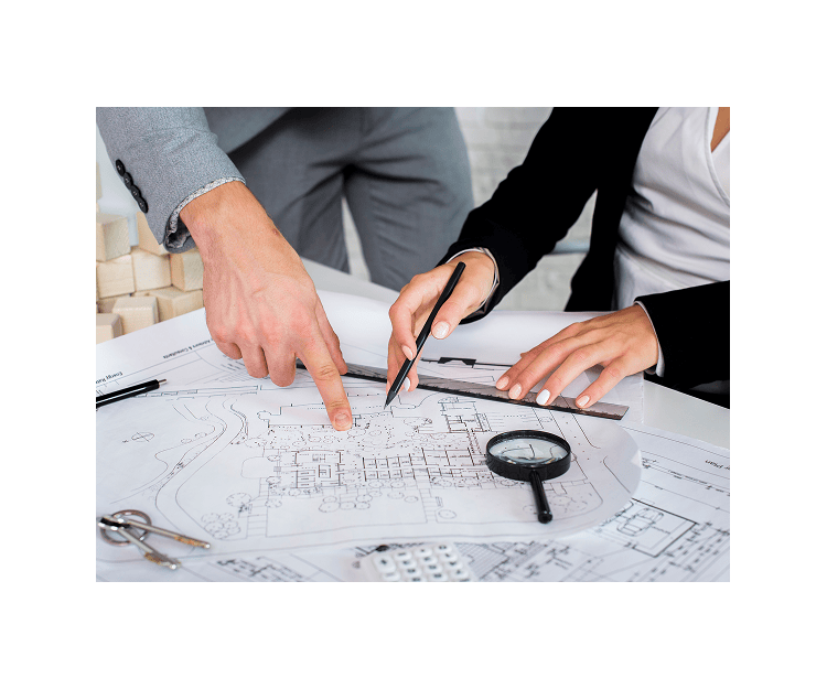 Plány a návrhy na stole